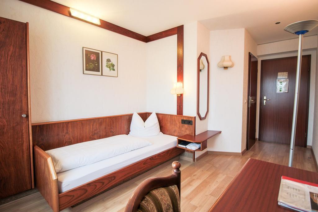 Hotel-Restaurant Lowen Süßen Zimmer foto